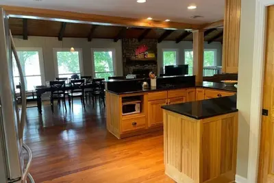 Image de Fabulous waterfront view of Lake Guntersville 30 minutes from Huntsville, Al