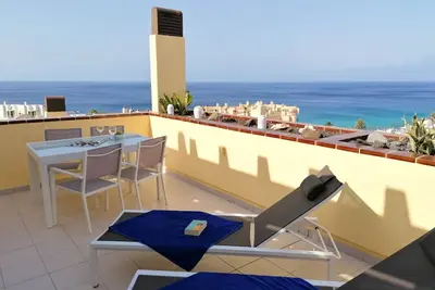 Image de Spacious vacation apartment with fantastic terrace and view