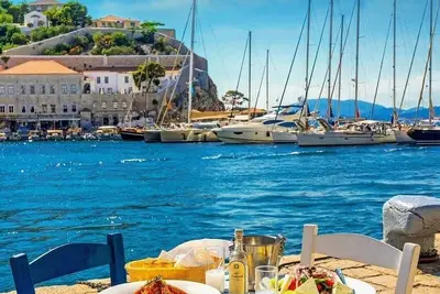Image de Explore unforgettable family vacation Nearby all Beaches&Athens Centre