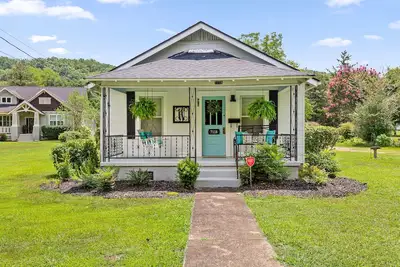 Image de Genevieve's Cottage! Totally Renovated with all the Charm!