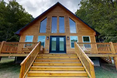 Image de Gorgeous Lake Front Cabin - Private Lake Access-Fishing, Kayaking, And Hiking.