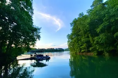 Image de Tugaloo Tuck-In on Lake Hartwell, Private Cove with covered dock and fire pit!