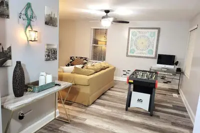 Image de Horizon Lake Villa, chic and modern.