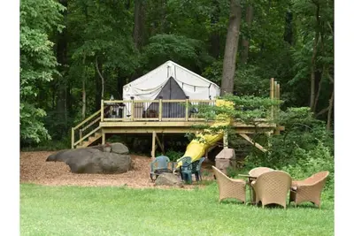 Image de Magical Tree House with Hot Tub, Fire Pit & Slide