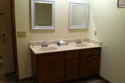 Image de Condos. hot tub, deck, Patoka lake (8800 acres) boating and beach, concessions