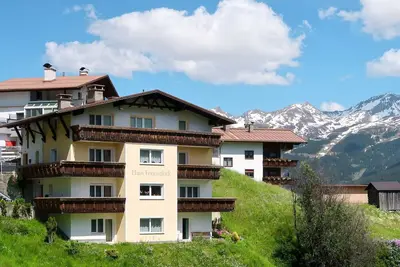 Joli appartement pour 8 personnes avec Wifi, Tv, balcon et parking