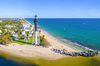 Image de Luxurious Rv Resort located in Fort Lauderdale area withTiki Hut