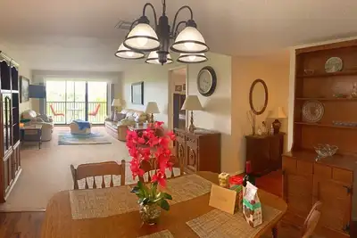 Image de Gorgeous 2 Bedroom Condominium Overlooking Img Academy Golf Course