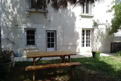 Image de Rdc d'une maison XIXème de charme confortable avec un jardin privatif