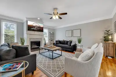 Image de Modern Lux Farmhouse near Atl Beltline w/ Grill & Arcade Games