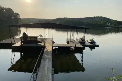 Image de 1000 Ft Quiet Lakefront w/ Kayaks, Fishing, Hiking Creek, Hunting & Private Dock