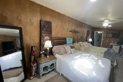 Image de Hilda’s Garage Bandera, Tx