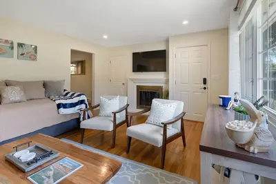 Image de Charming, Newport Cottage Near the Beaches - Sleeps 6