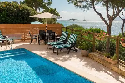 Image de Apartment with private pool by the sea in Alcanada.