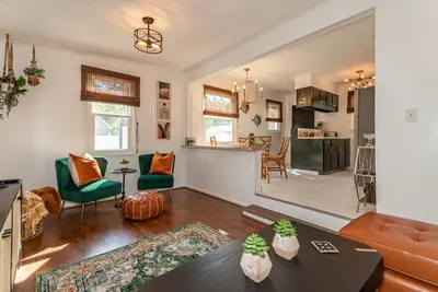 Image de Lakeview Luxe Boho Bungalow - 5 mi to Gotl, close to Ashtabula Harbor & Wineries