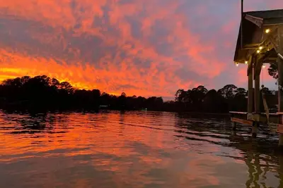 Image de Royal Waters - Waterfront - Boat Rentals available