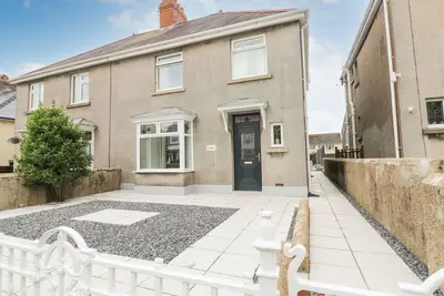 Image de Larkhill, character holiday cottage, with a garden in Tenby