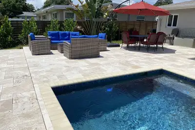 Image de Tranquil Escape, Heated Saltwater Pool, Hot Tub & Gorgeous Patio-Very quiet area