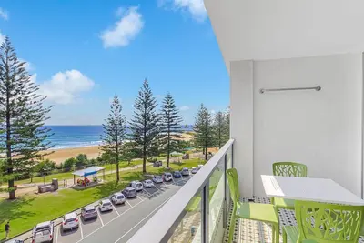 Image de Rainbow Pacific Unit 12 - Beachfront unit a great spot for a family beach holiday with Wi-Fi Inc.