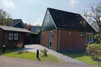 Image de Detached vacation home with garden - within walking distance of the Grevelinger Meer