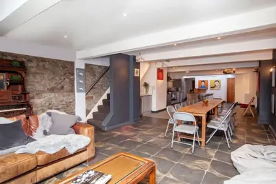Image de higgihaus 5 Sleeps 14-16 Hens Stags Big