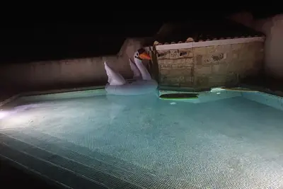 Image de Maison 6/8 pers. dans propriété privée avec piscine, aire de jeux et mini-ferme