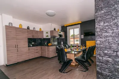 Image de Contemporary Chic Apartment
