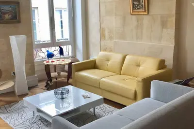 Image de Superbe appartement rénové calme et lumineux aux Chartrons, près Jardin Public