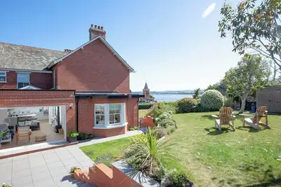 Image de 3 chambres à coucher à Lympstone