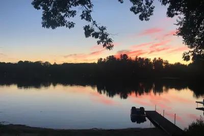 Image de Wood St. Retreat/Lake Front Cottage