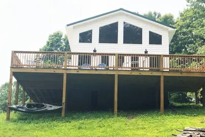 Image de Buckingham cabin #1@the lake minutes from New River Gorge National Park/ hot tub