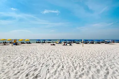 Image de Phenomenal Views! Beachfront! Come relax at the Beach! Unit 26