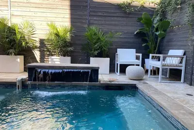 Image de Katy Trail. Warm Pool. 5 bedroom townhome.