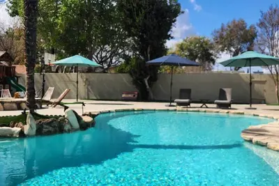 Image de VeryPrivateHouse in Riverside, 3bedrooms& 2 1/2 bathroom house w/Pool & big Patio