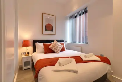 Image de Modern and cozy apartment, central location, close to Windsor.