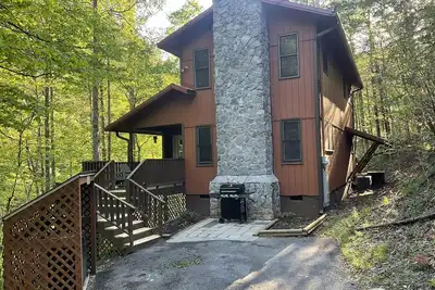 Image de 2br cabin, hot tub, gated mountain community.