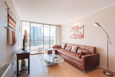 Uptown Ethnic - 2br, Metro, Wifi, Tv