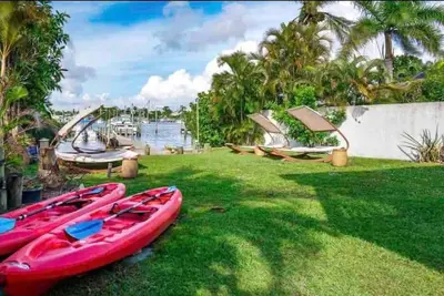 Image de Manatee Pocket! Whole House & Backyard to Yourself
