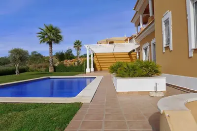 Quinta do Vale - 4 bedroom villa with pool on golfcourse