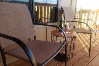 Image de Private balcony, walk to everything, free wifi Miners Cabin #3 (2 Double Beds)