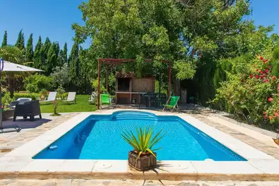 Image de Maison de vacances privée avec piscine privée, Wifi, climatisation, Tv, animaux admis, parking