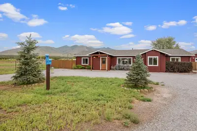 Image de Country Home with Mountain Views, 4 Bedrooms, A/C, Allows Pets!