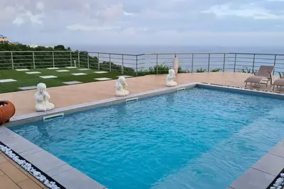 Image de Appartement avec piscine et vue sur mer