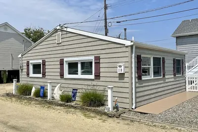 Image de Delightful 2-Bedroom Beach Cottage in Obiii