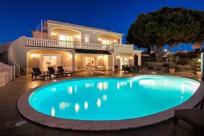Image de Villa Gemma - Fabulous 5 bedroom villa with pool, games room and sea views