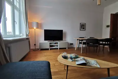 Image de Designer Apartment 110m² w/ King Beds, Balcony, Smart Tv + Equipped Kitchen