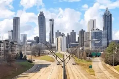 Image de City Living *Walk to Work-Eat-Play*