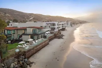 Image de Malibu Sand Suites #13 - Ocean-side Apt. on Carbon