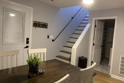 Image de Cute Space Near TownCenter 15 Minutes from Beaches