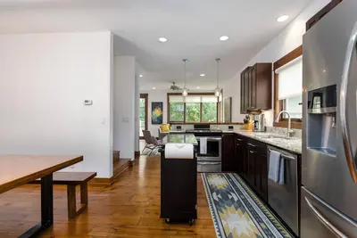 New downtown Whitefish listing - New furniture - Ac - walk to everything - close to Whitefish river